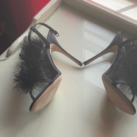 Manolo Blahnik Eila Ostrich Stilettos NEW - Picture 3 of 5